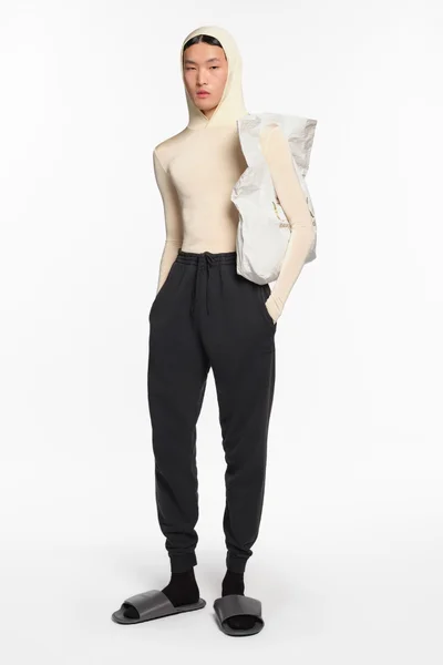 Look 18